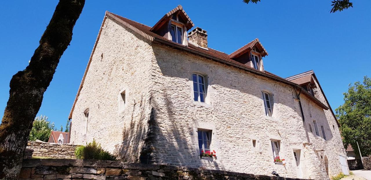 Bed and Breakfast La Tour Charlemagne Шато-Шалон Экстерьер фото